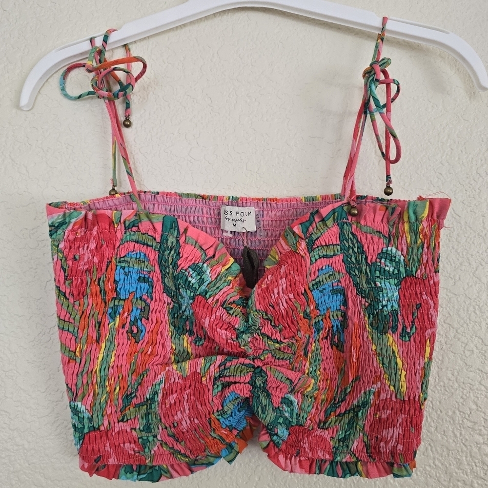 Dress Forum NWT Tropical Breeze Smocked Halter Top Medium - Picture 3 of 9